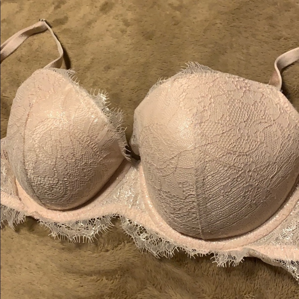 Vicvictorias secret pink laced bra
